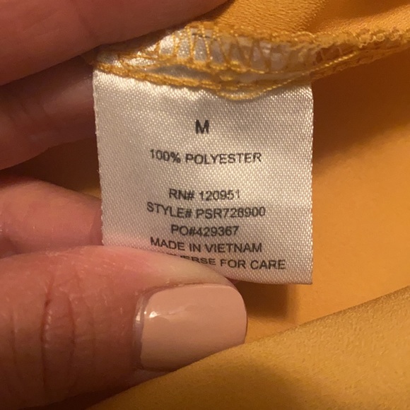 Women’s blouse bundle - Picture 6 of 9